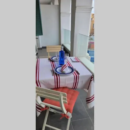 Charming Colonial Flat In Historic Building * Gibraltar