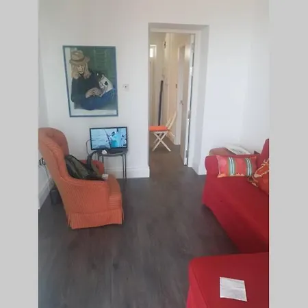 Apartment Charming Colonial Flat In Historic Building